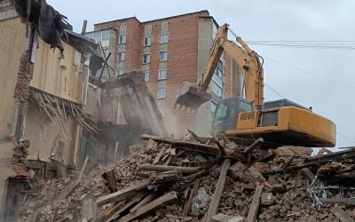 Промышленный снос и демонтаж зданий спецтехникой - Якутск, цены, предложения специалистов